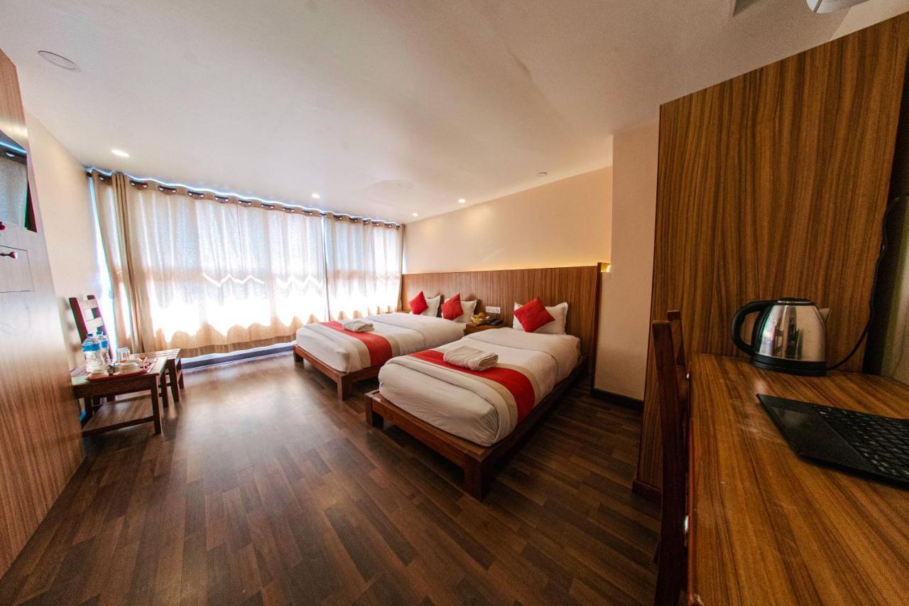 Hotel Chhimeki Катманду Экстерьер фото