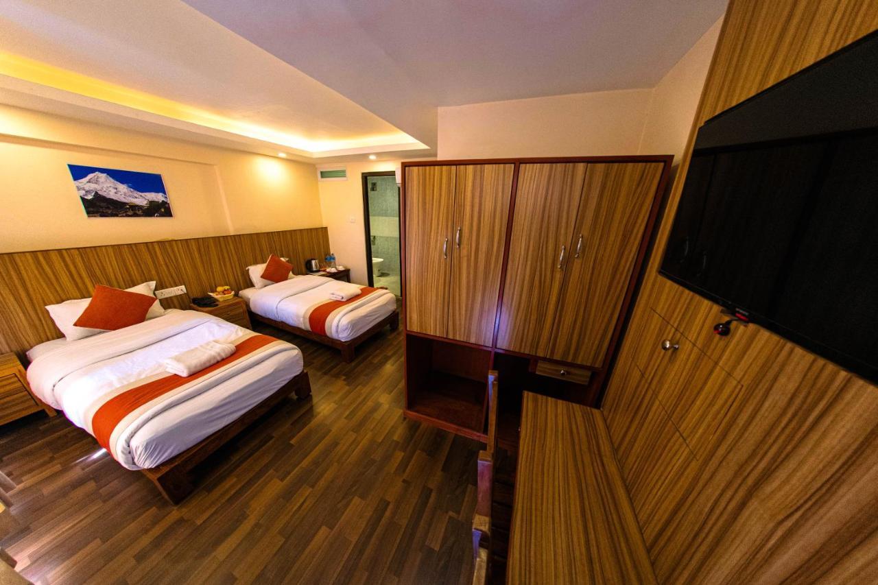 Hotel Chhimeki Катманду Экстерьер фото
