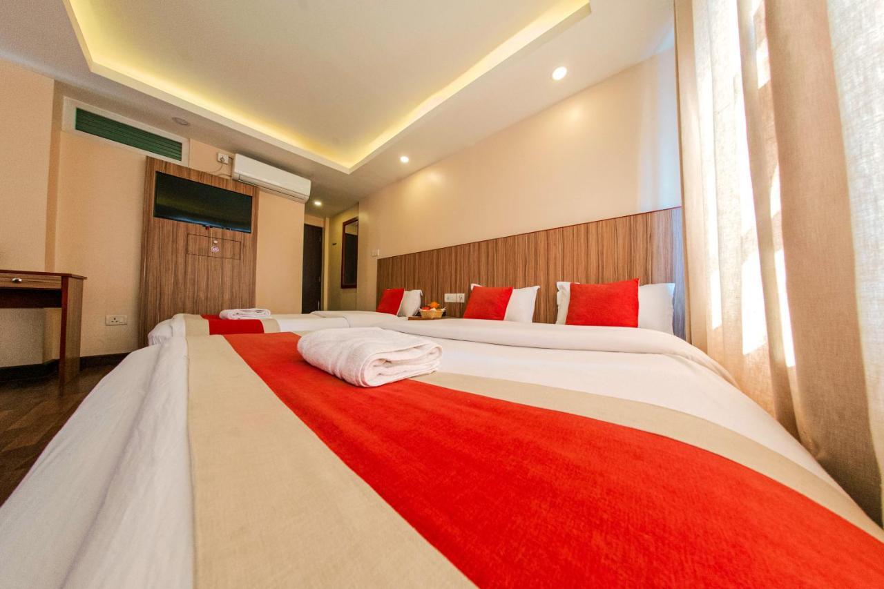 Hotel Chhimeki Катманду Экстерьер фото