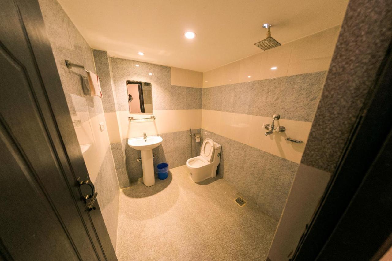 Hotel Chhimeki Катманду Экстерьер фото