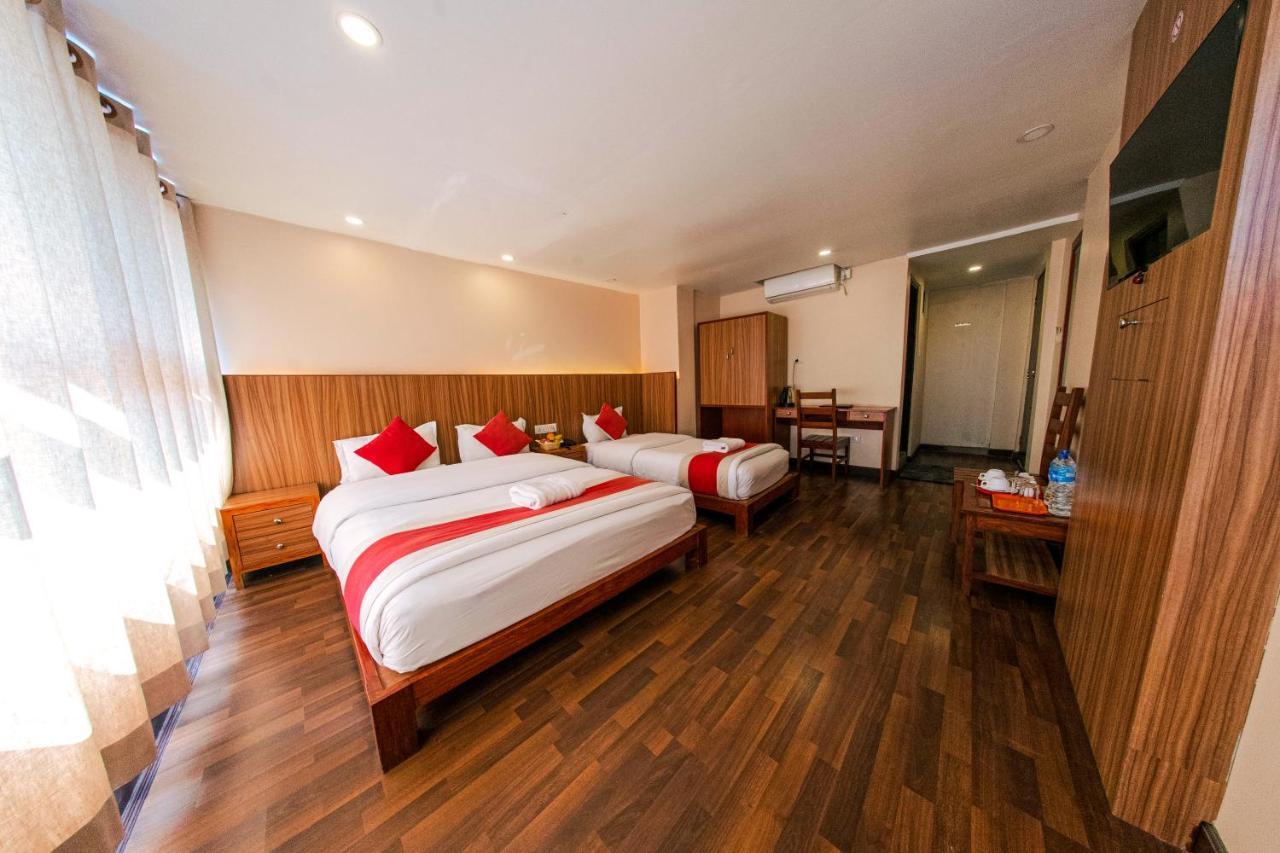 Hotel Chhimeki Катманду Экстерьер фото